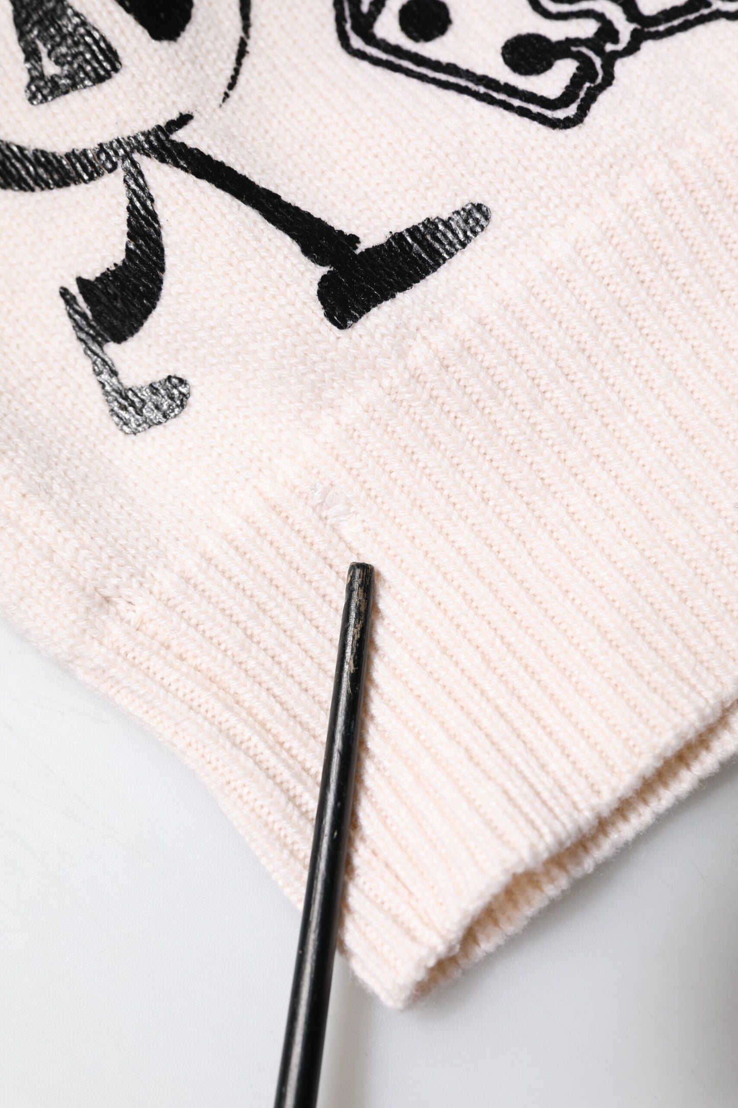 White Black Logo Print Women Pullover Sweater