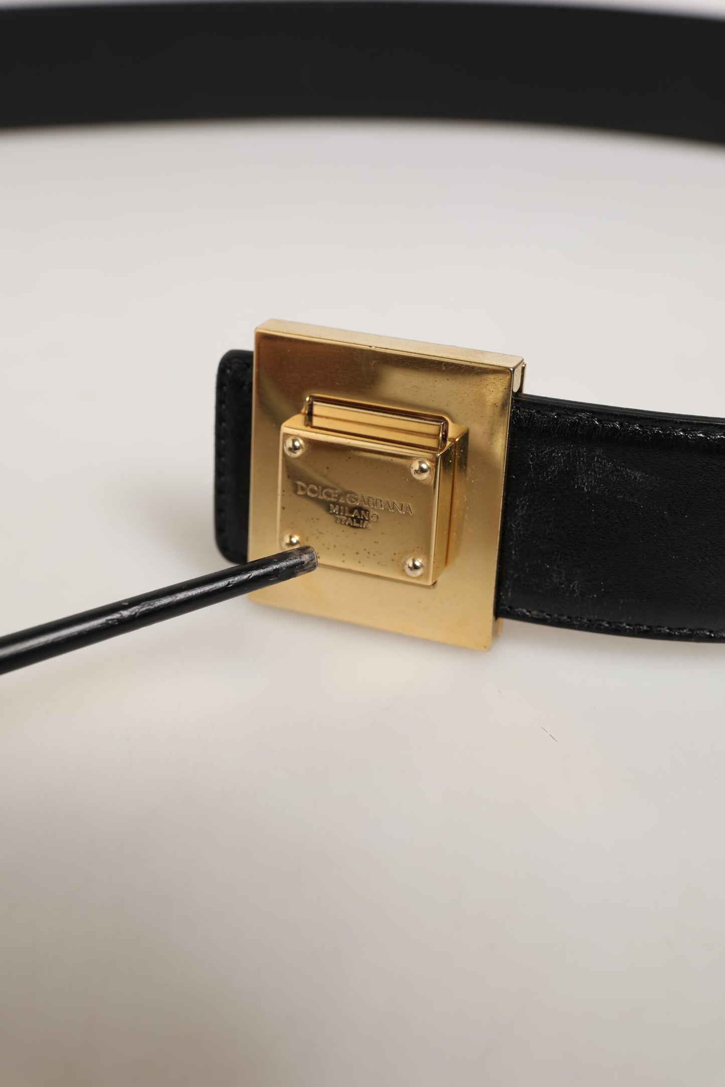 Black Leather Classic Metal Logo Buckle Belt